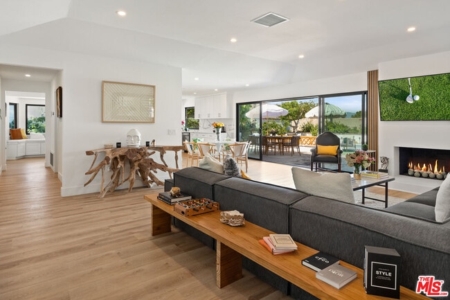 Building Photo - 72870 Deer Grass Dr