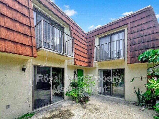 Foto del edificio - 5241 Cedarbend Dr