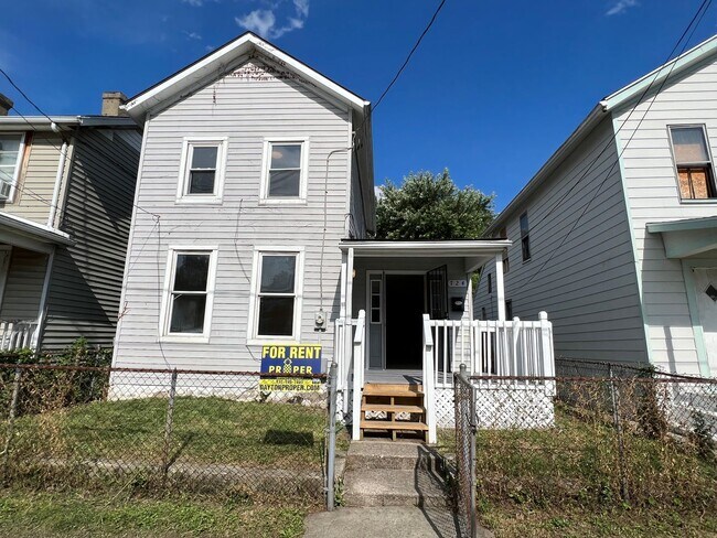 Building Photo - Coming Soon 3 bedrooms 1 bathroom house in...