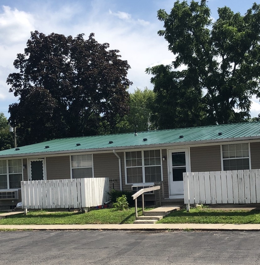 Remodeled homes at Pinewood Court, Bucyrus - Pinewood Court Apartments