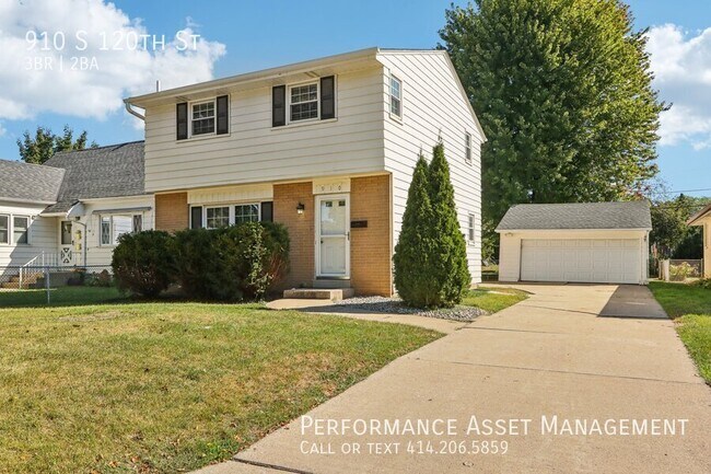 Foto del edificio - Charming 3BR Colonial Home