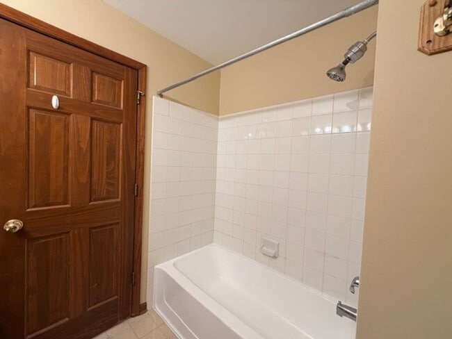 Foto del edificio - Beautiful 2 bed, 2 bath, townhome