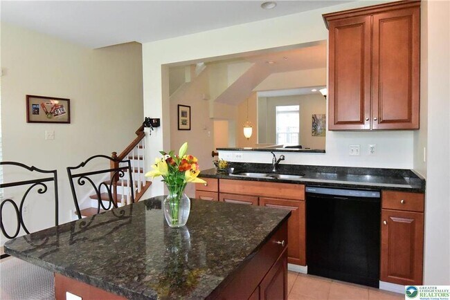 Foto del edificio - 1600 Oakridge Ln