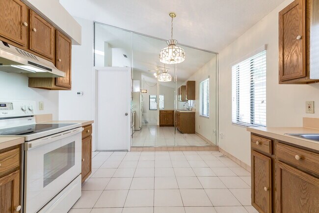 Building Photo - 1011 Manigan Ave