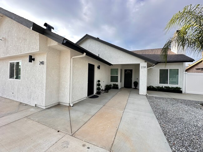 Building Photo - 240 Sunny Halo Ct