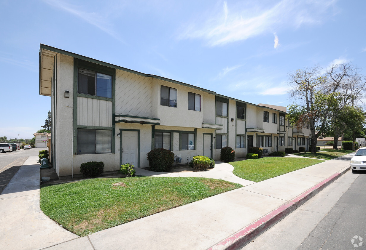 Saunders Park Villa - Apartments in Bakersfield, CA | Apartments.com