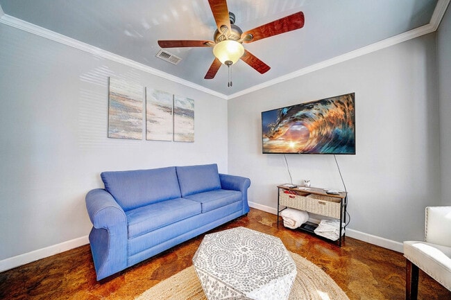 Building Photo - 3816 Quarts St