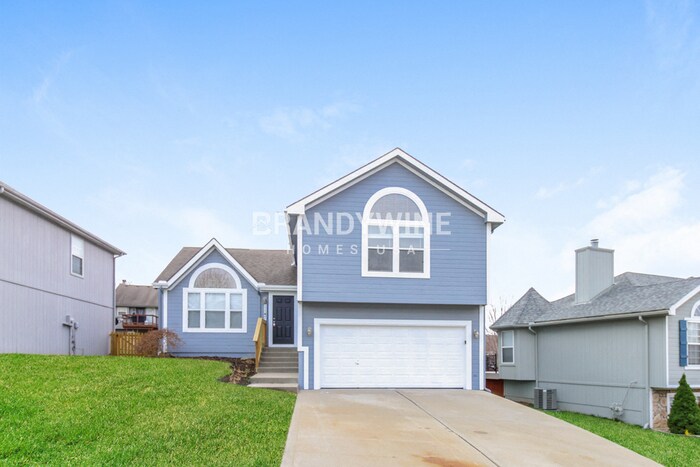 Primary Photo - 1147 Blue Bird Ln