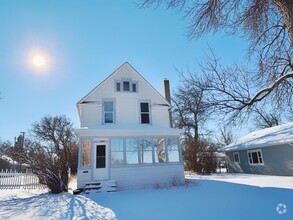 Building Photo - 1618 6th Ave N