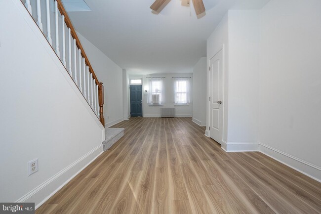 Building Photo - 111 Kingsley St