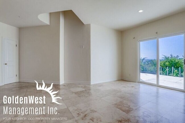 Building Photo - Beautiful 2Bdm 1Ba Attached Apartment with...