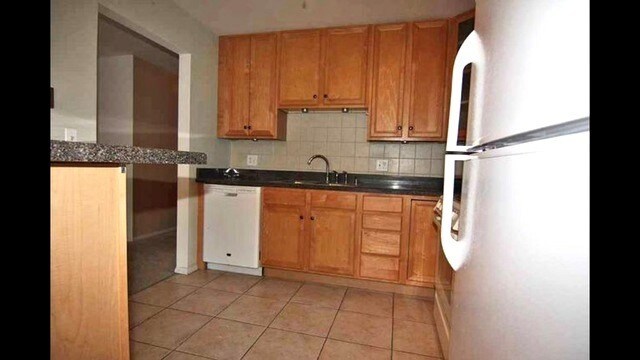 Foto del edificio - 876 Cross Creek Ct