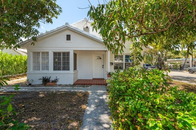 Building Photo - 4815 N Flagler Dr
