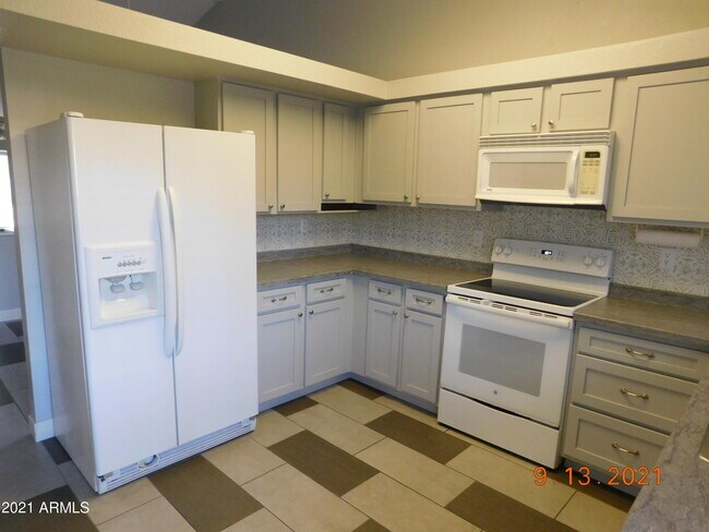 Foto del edificio - 10100-10189 N 89th Ave