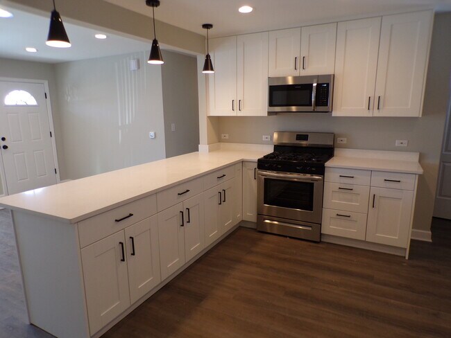Foto del edificio - 111 W Green Meadows Blvd
