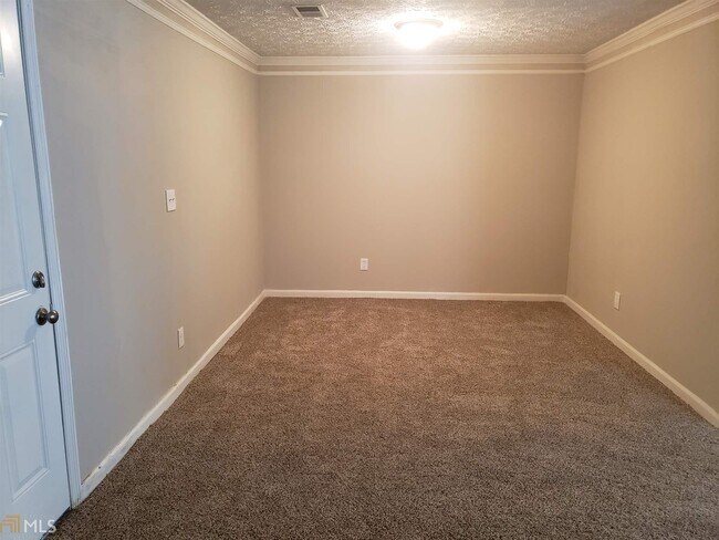 Building Photo - 7030 Panda Rd