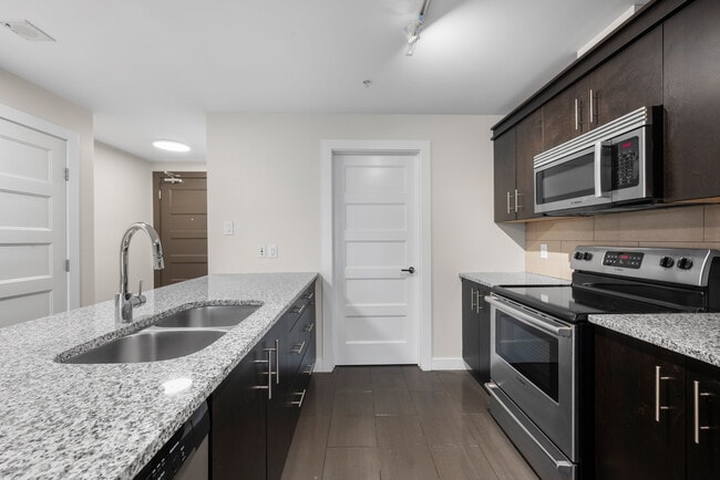 Building Photo - AK206 2 Bedroom Apartment