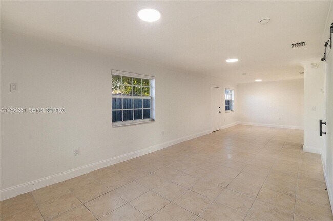 Foto del edificio - 1518 NW 65th St