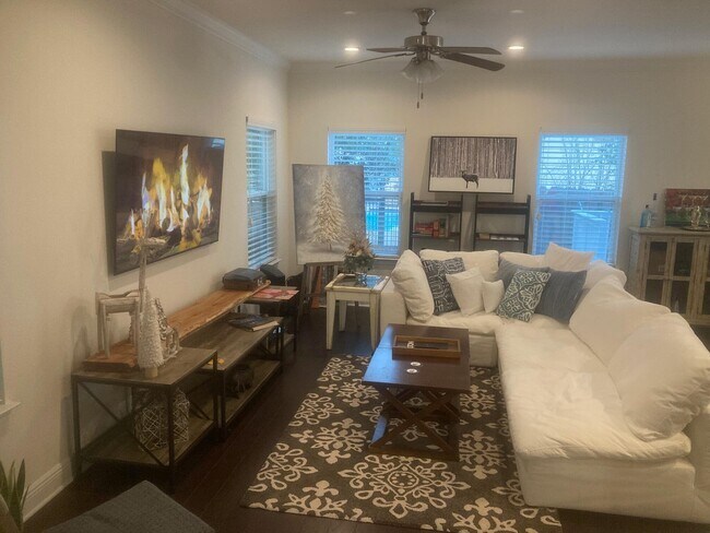 Building Photo - 36 St Vincent Ln