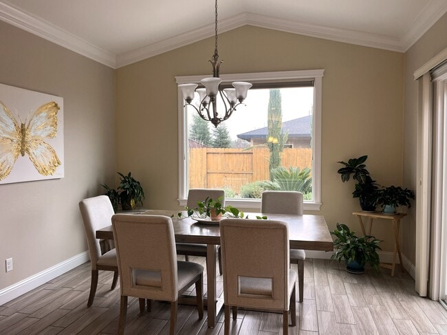 Dining area - 358 Reddington Dr