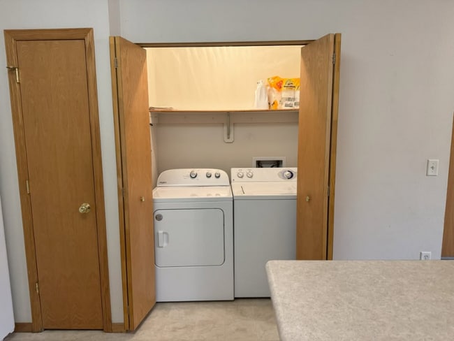 Building Photo - 2888 Coral Ct