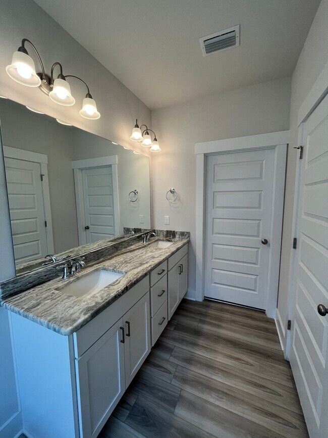 Foto del edificio - 7076 Marble Ct