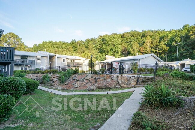Foto del edificio - 616 Woodland Vlg