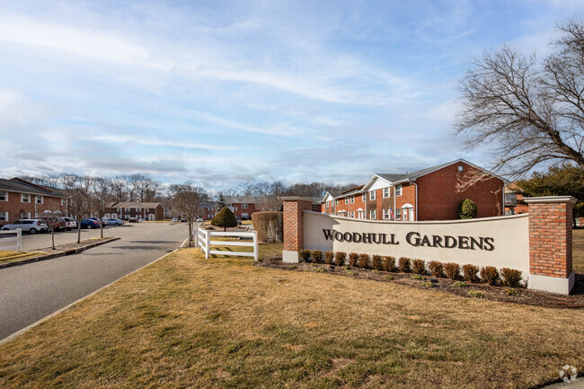 Building Photo - Woodhull Gardens