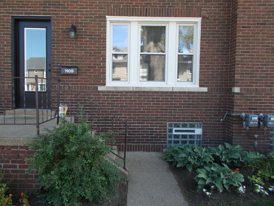 Primary Photo - 1109 S Lafayette Ave