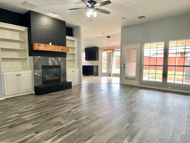 Building Photo - 4805 Stag Horn Dr
