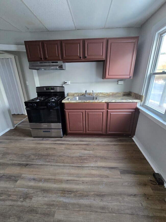 Photo - 1374 Whalley Ave Apartments