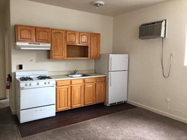 Kitchen - 336 Belleville Avenue