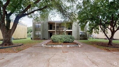 Building Photo - 307 Manuel Dr