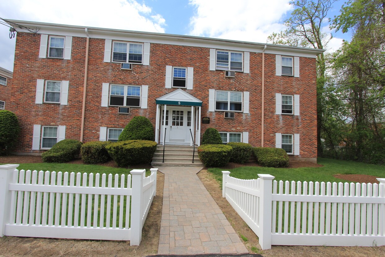 12 Totman Dr Unit 12001, Woburn, MA 01801 Condo for Rent in Woburn