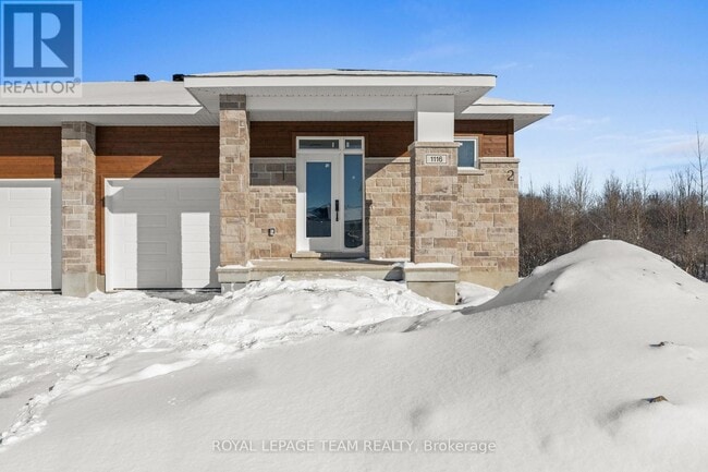 Building Photo - 1102 Moore St