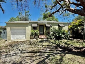 Building Photo - 2321 SW 31st Ave