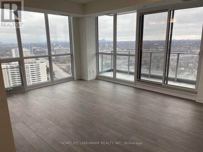 Photo du bâtiment - 38 Forest Manor Rd