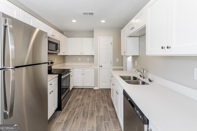 Building Photo - 165 Sawgrass Way