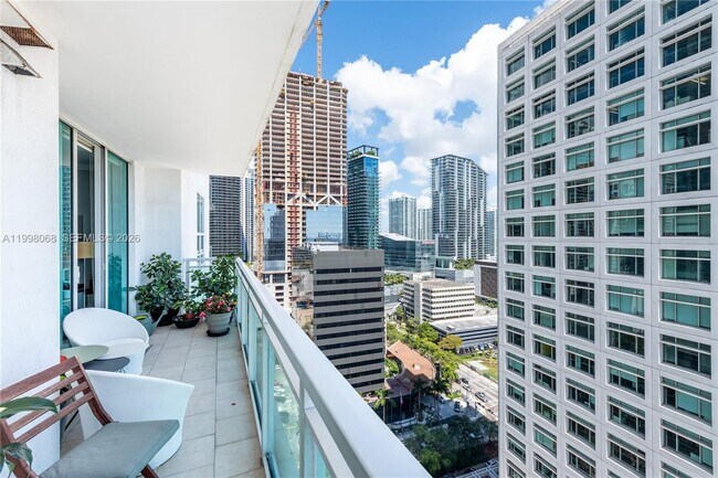 Foto del edificio - 950 Brickell Bay Dr