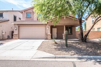 Building Photo - 1147 E Coyote Creek Way