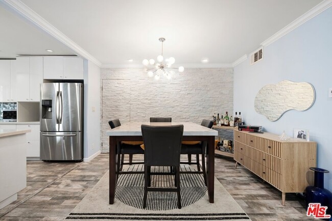 Foto del edificio - 1734 N Fuller Ave