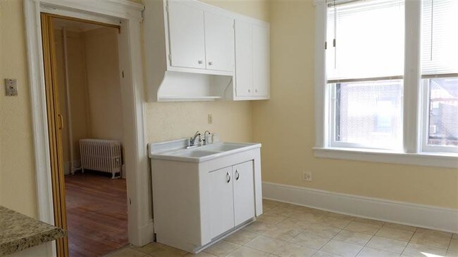 Foto del edificio - 390 Fairview Ave