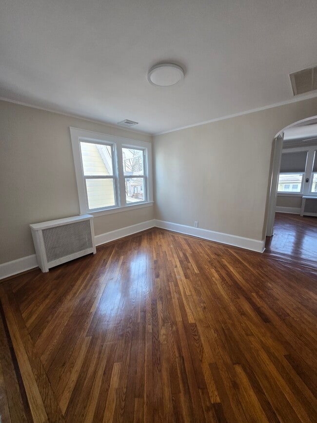 Building Photo - 74 Hughes St