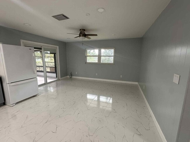 Foto del edificio - 1900 Manor Cir SE