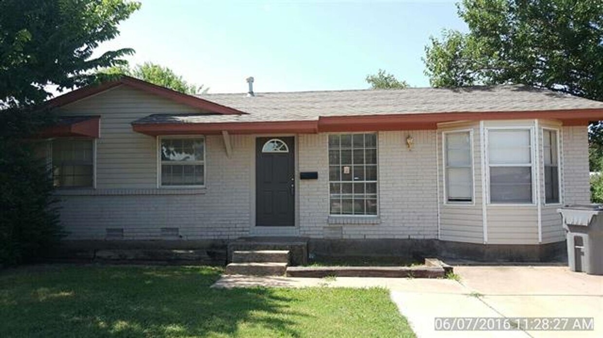 5812 NW Oak Ave, Lawton, OK 73505 House Rental in Lawton, OK