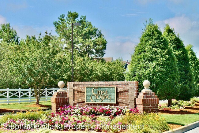 Foto del edificio - 4 br, 2.5 bath House - 912 Summerfield Cre...