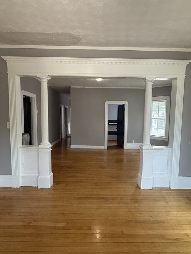 Building Photo - 47 Shawmut St