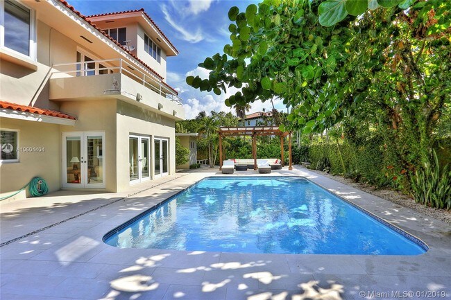 Foto del edificio - 370 Harbor Ln