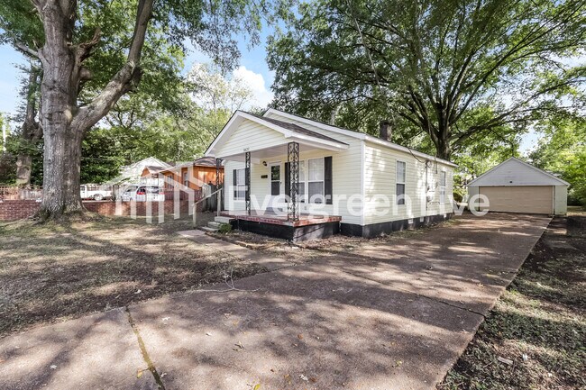 Building Photo - 3621 Vanuys Rd