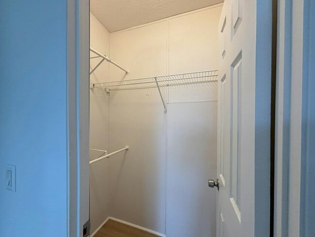 Building Photo - 19237 Cedar Crest Ct